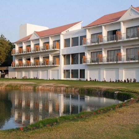Club Mahindra Kensville Golf Resort Αχμπανταμπάντ Εξωτερικό φωτογραφία